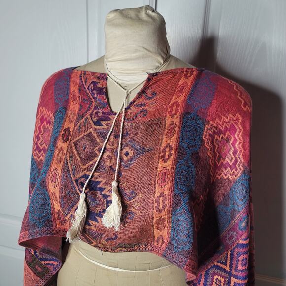 Boho hand-woven Poncho Bohemian Crop top Wrap Western Ethnic Clothing ONE SIZE - Picture 2 of 6